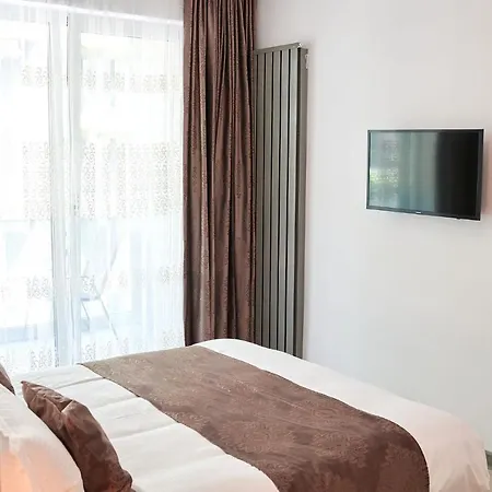 Bellevue 89 Spa N Pool Beach Apartment *